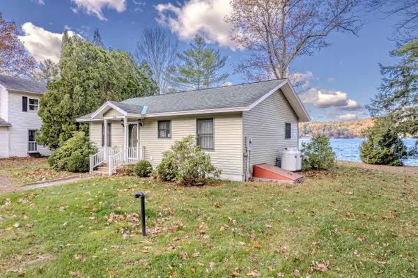 136 Cones Point RD, Poultney, VT 05764