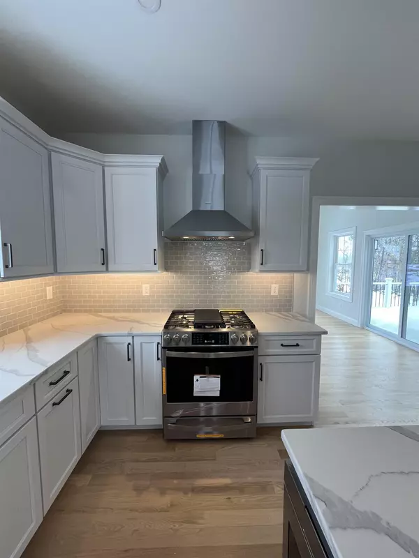 Windham, NH 03087,5 Kinsman LN