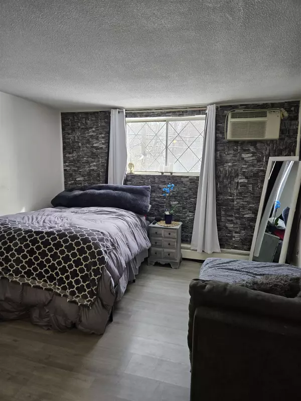 Derry, NH 03038,2 Silvestri CIR #6