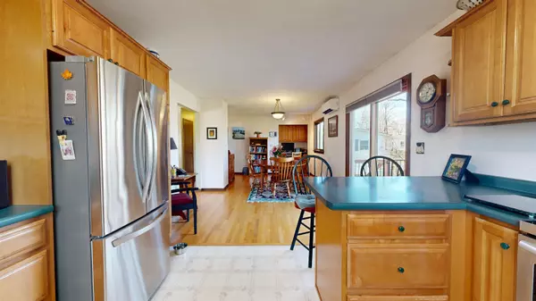 Essex, VT 05452,21 Briar LN