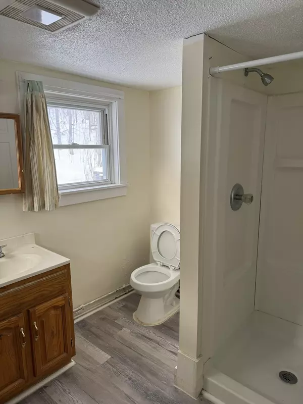 Claremont, NH 03743-5550,38 Washington ST