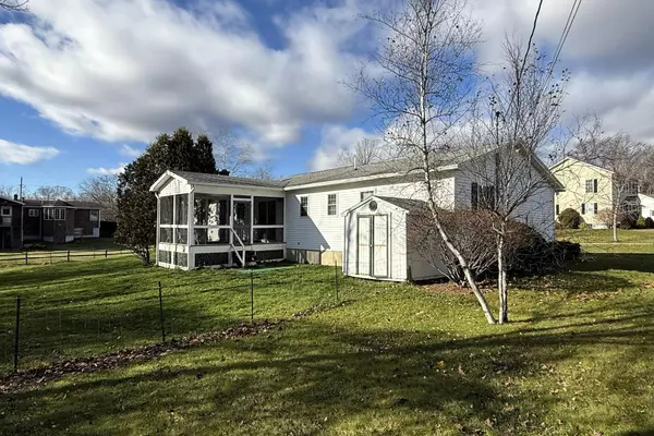 Rutland City, VT 05701,8 Cessna PL