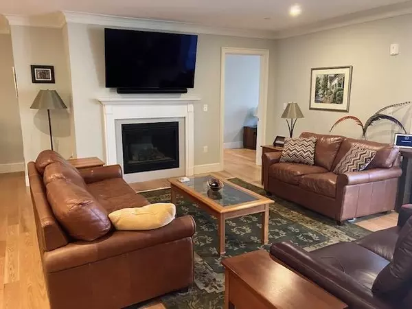 Exeter, NH 03833,24 Willey Creek RD #305