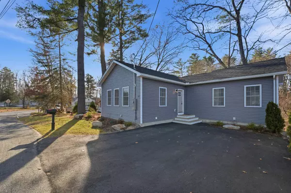 32 Boynton RD, Meredith, NH 03253