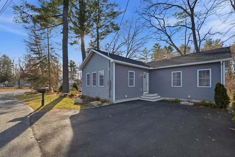 32 Boynton RD, Meredith, NH 03253
