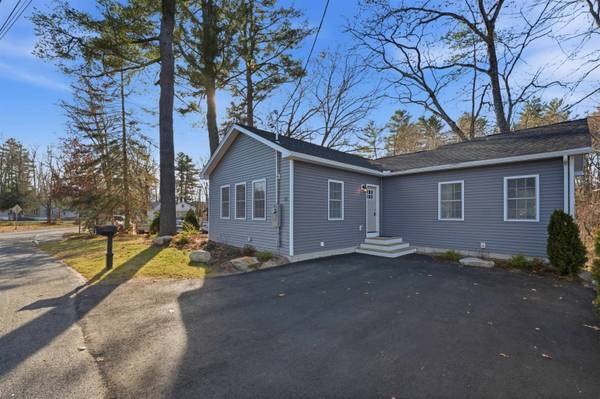 32 Boynton RD, Meredith, NH 03253