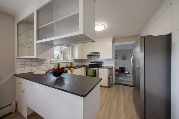 Manchester, NH 03102,90 Glenwood AVE