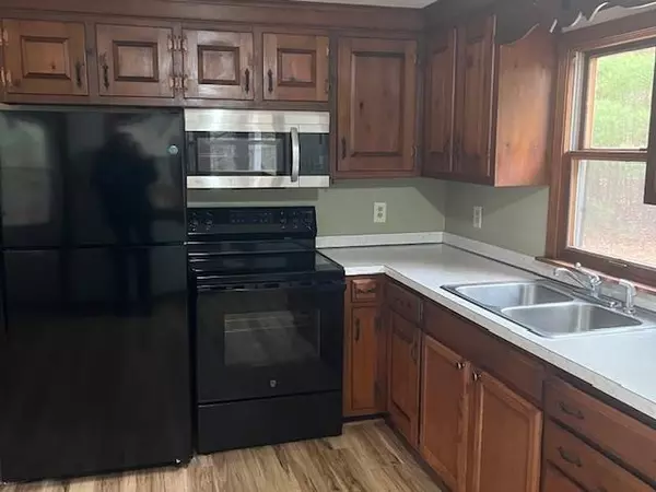 Hudson, NH 03051-5210,286 Lowell RD