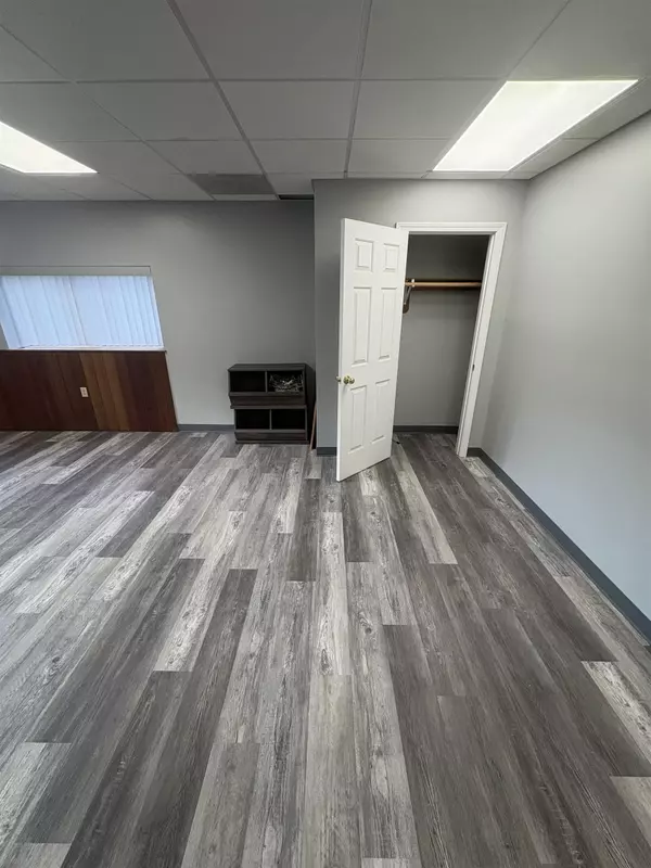 Hooksett, NH 03106,187 Londonderry TPKE #1