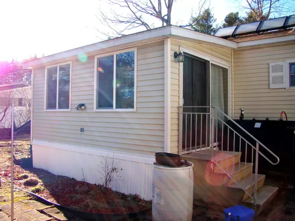 Hollis, NH 03049,77 Birchwood DR