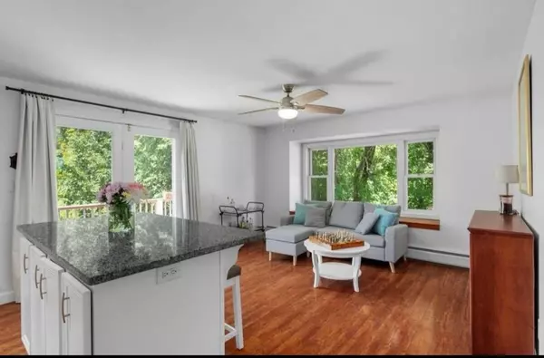 Derry, NH 03038,2 Field RD