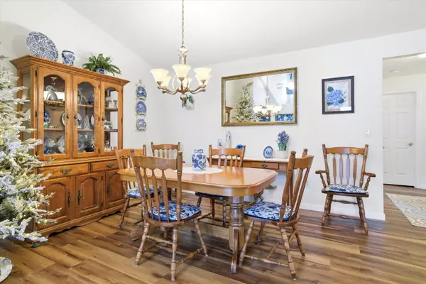 Hudson, NH 03051,9 Doveton LN #B