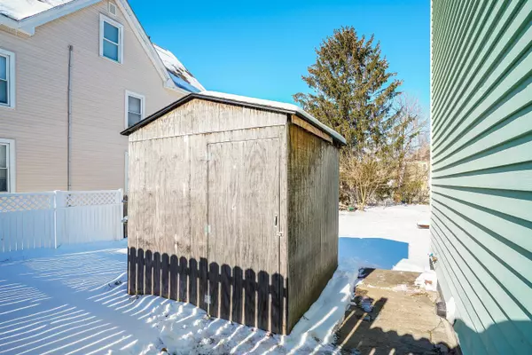 Manchester, NH 03103,832 Clay ST