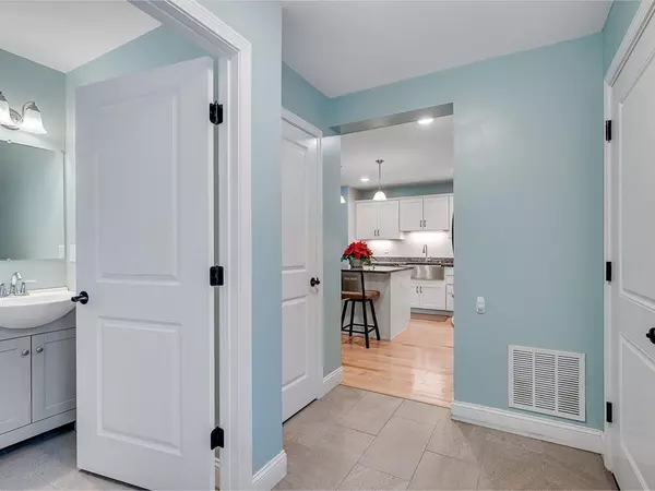 Burlington, VT 05408,1294 North AVE #1