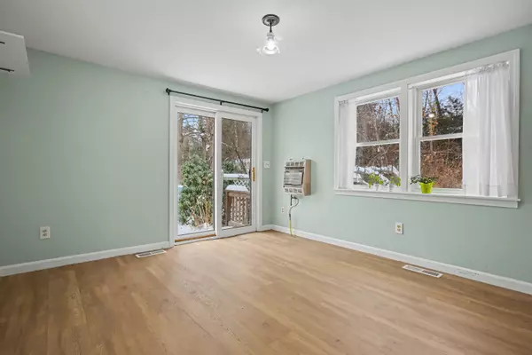 Hooksett, NH 03106,21 Vindale RD