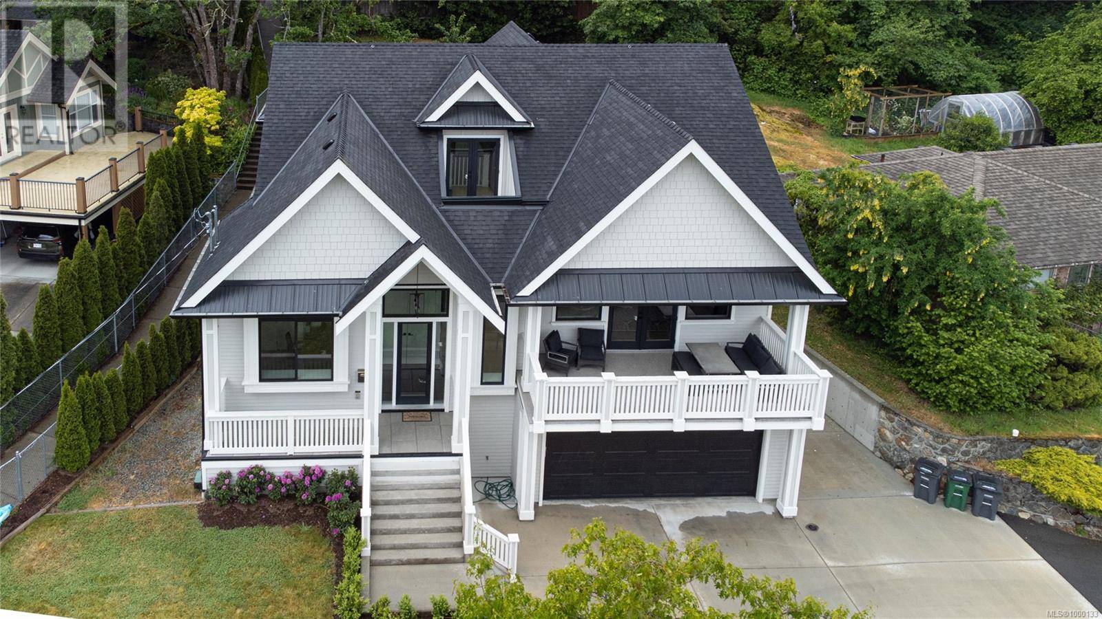 3880 Wilkinson Rd, Saanich, BC V8Z5A2