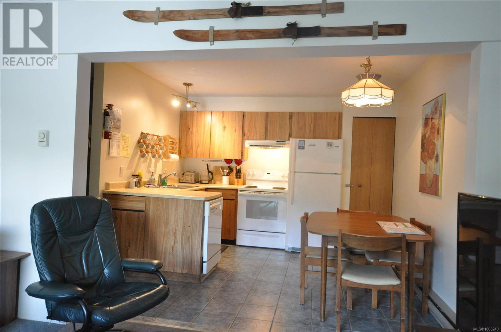 Courtenay, BC V9J1L0,695 Castle Crag CRES #307