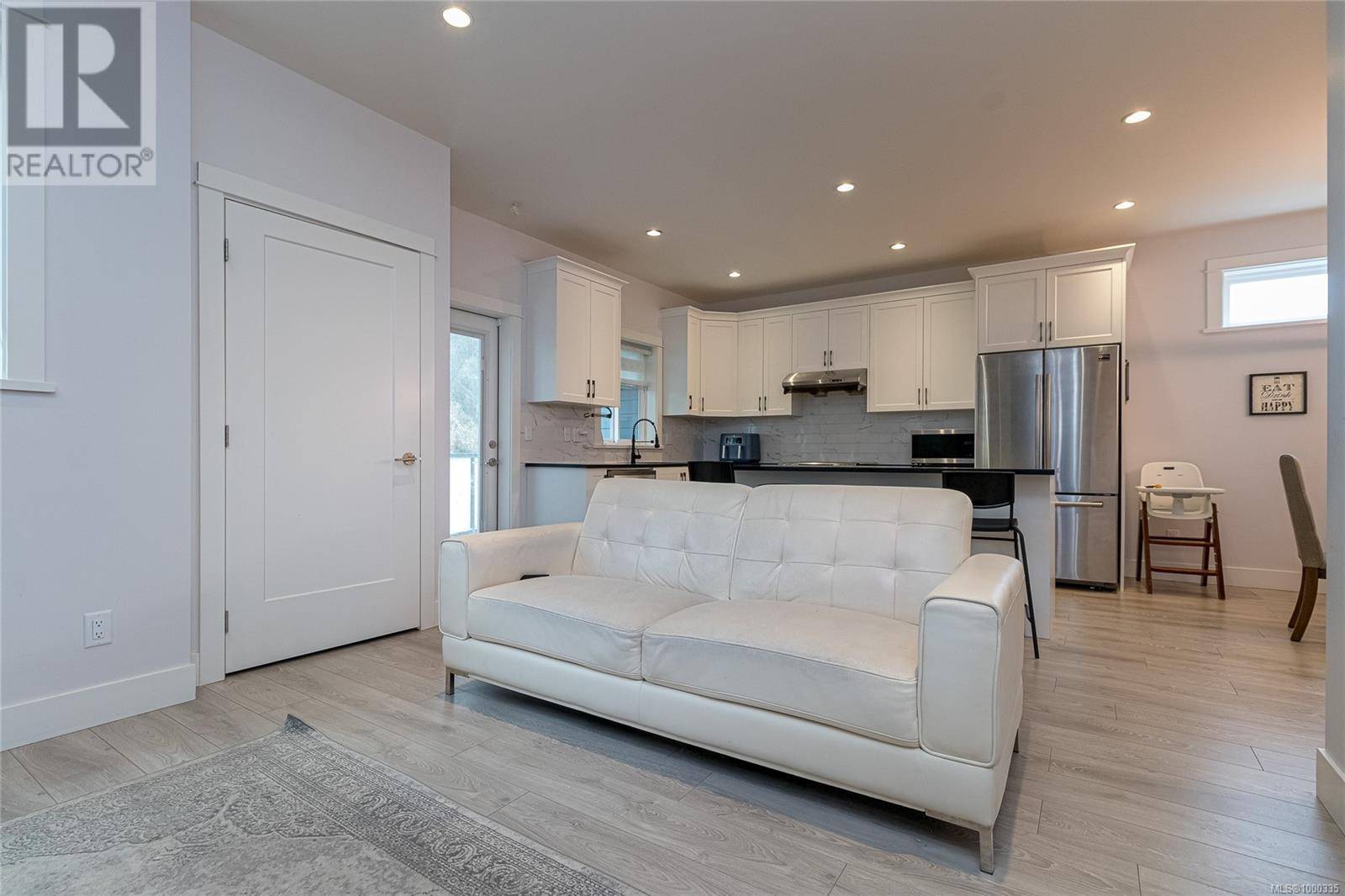 Langford, BC V9C2P3,3322 Mesa Pl