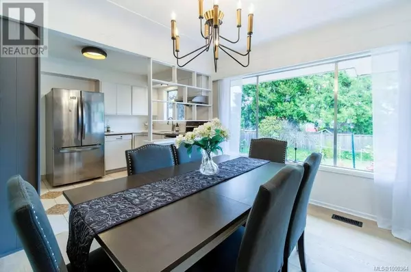 Saanich, BC V8N2V1,1890 Grandview Dr