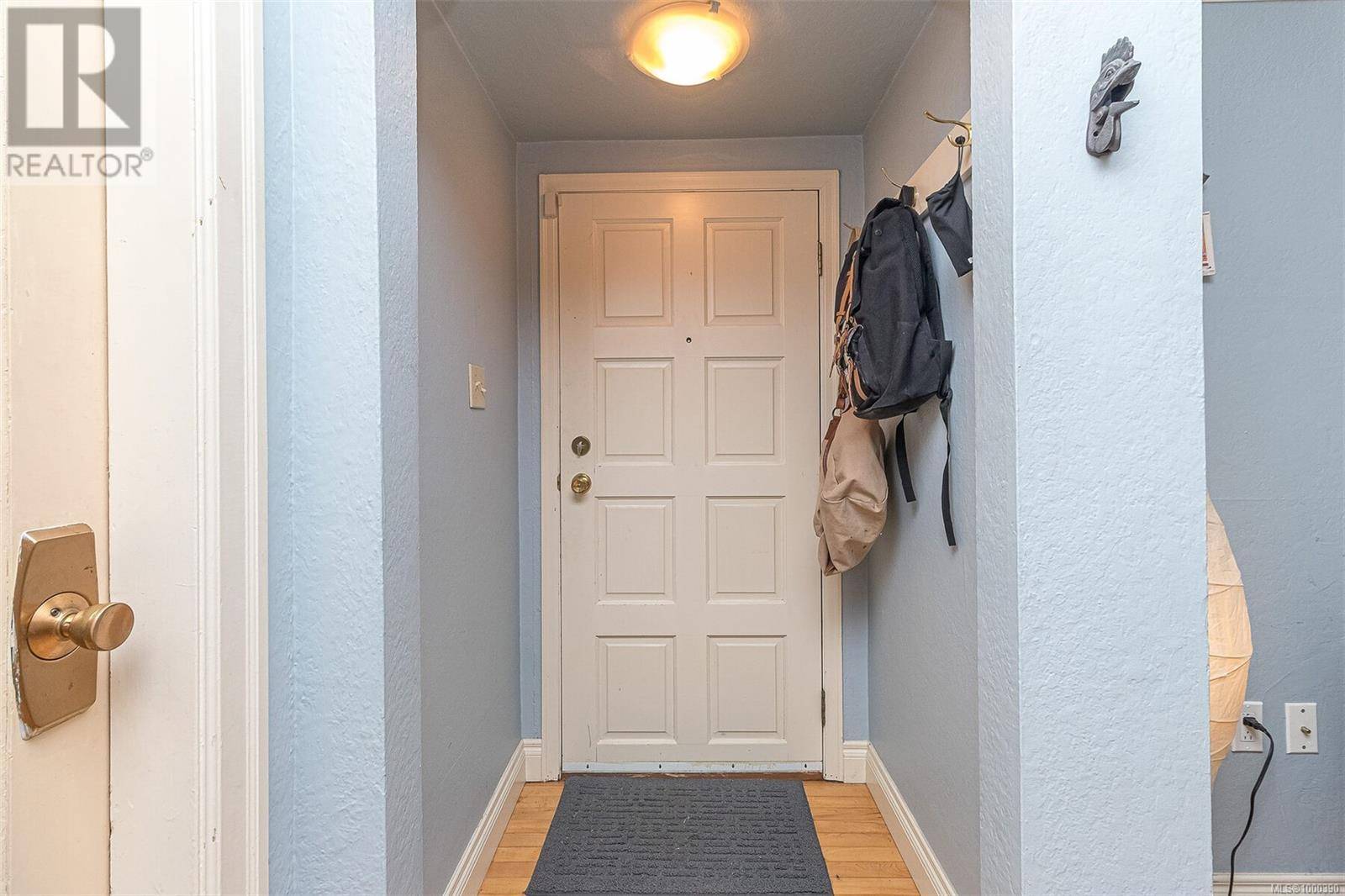 Victoria, BC V8S4B8,971 Wilmer St