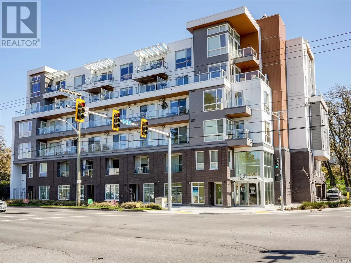 Victoria, BC V8T0E3,1301 Hillside AVE #307