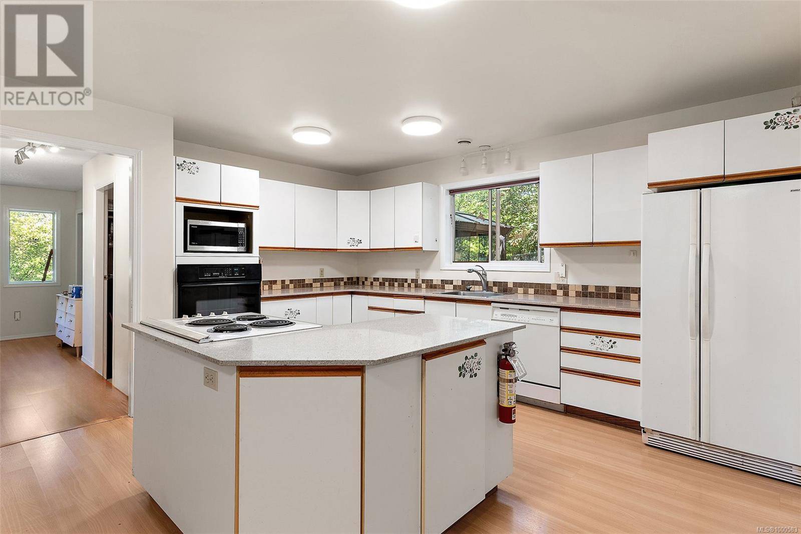 4607 West Saanich Rd, Saanich, BC V8Z3G7