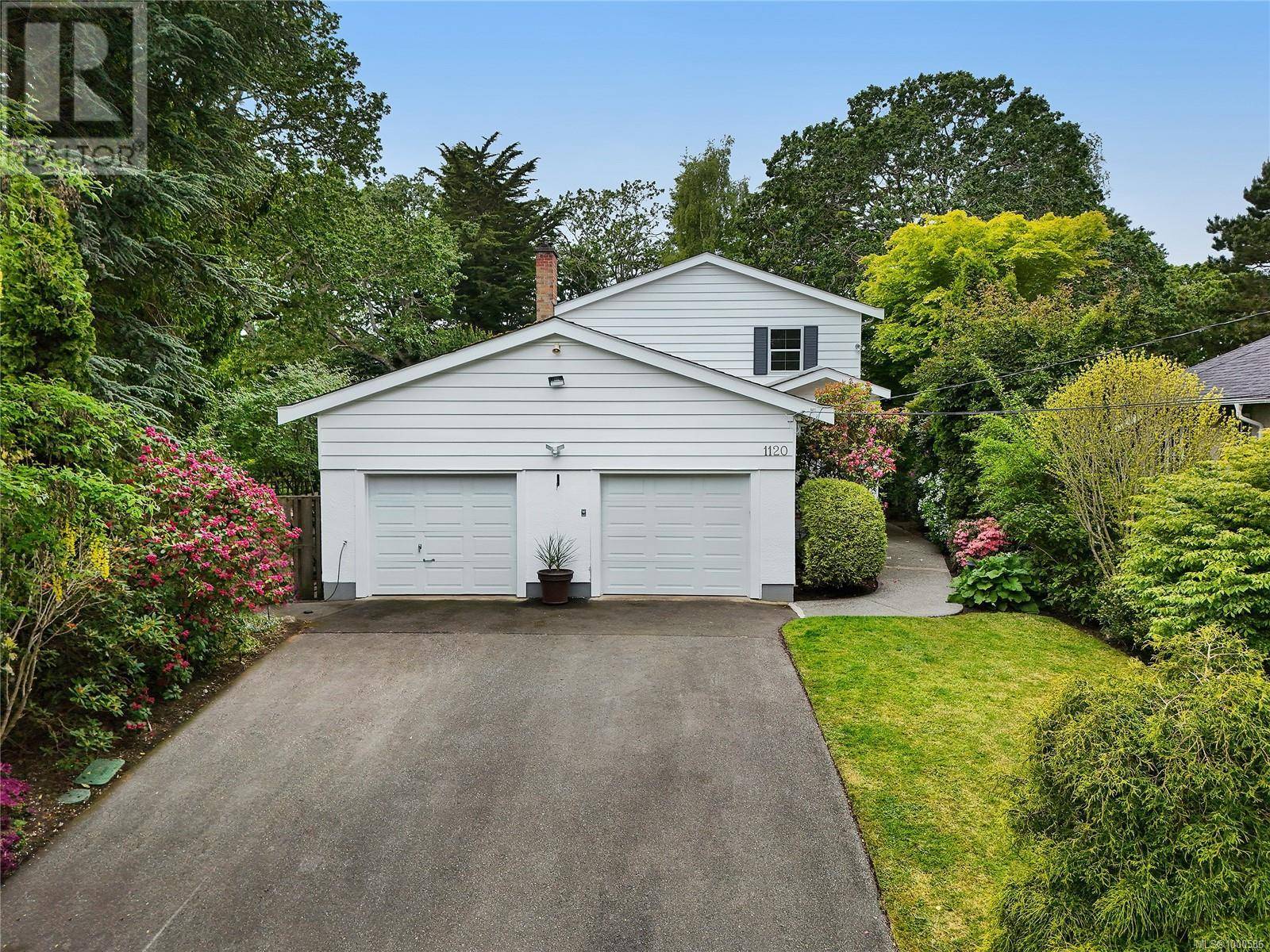1120 St. Louis St, Oak Bay, BC V8S5B6