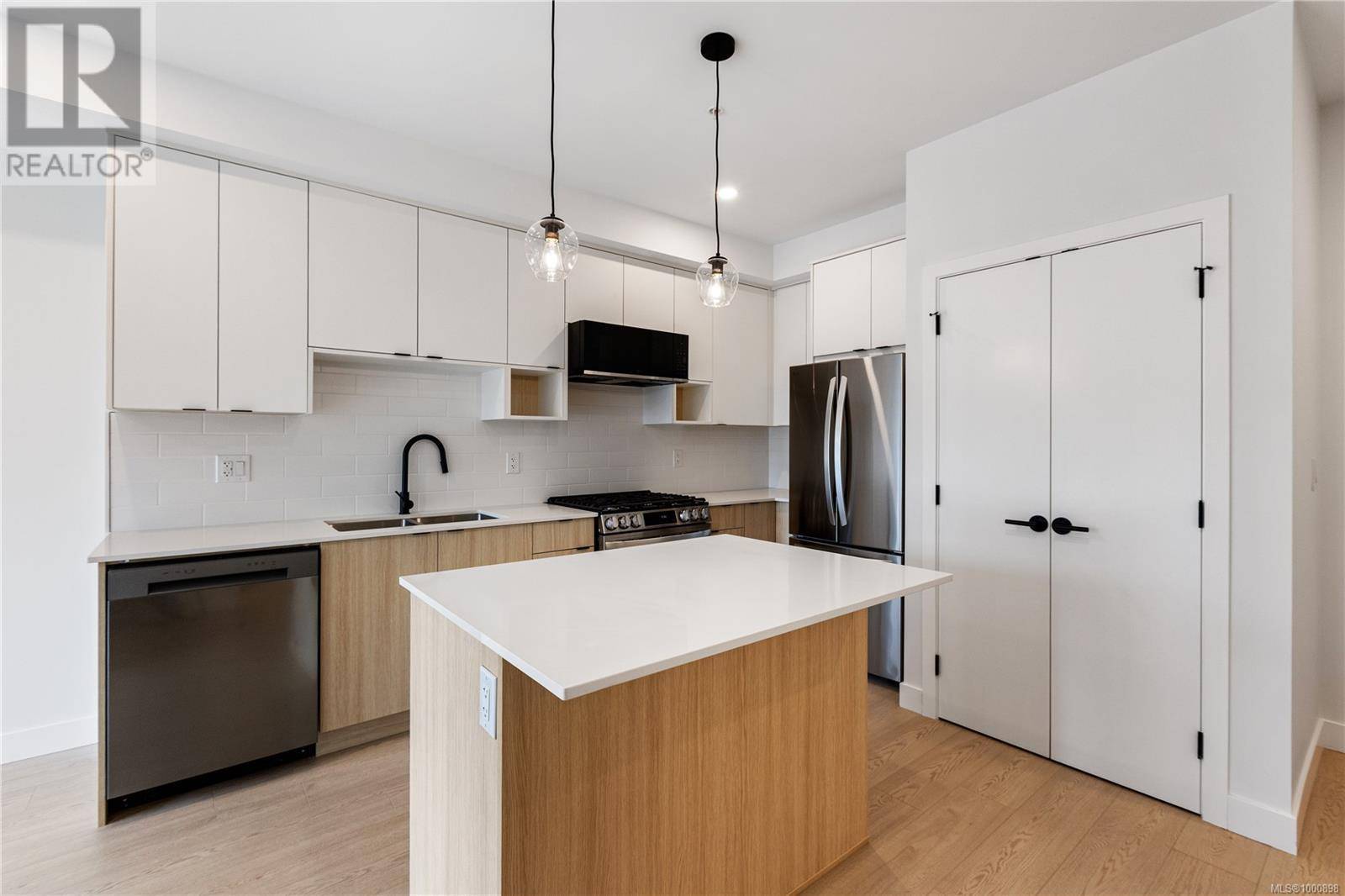 Langford, BC V9B3R8,2629 Millstream RD #615