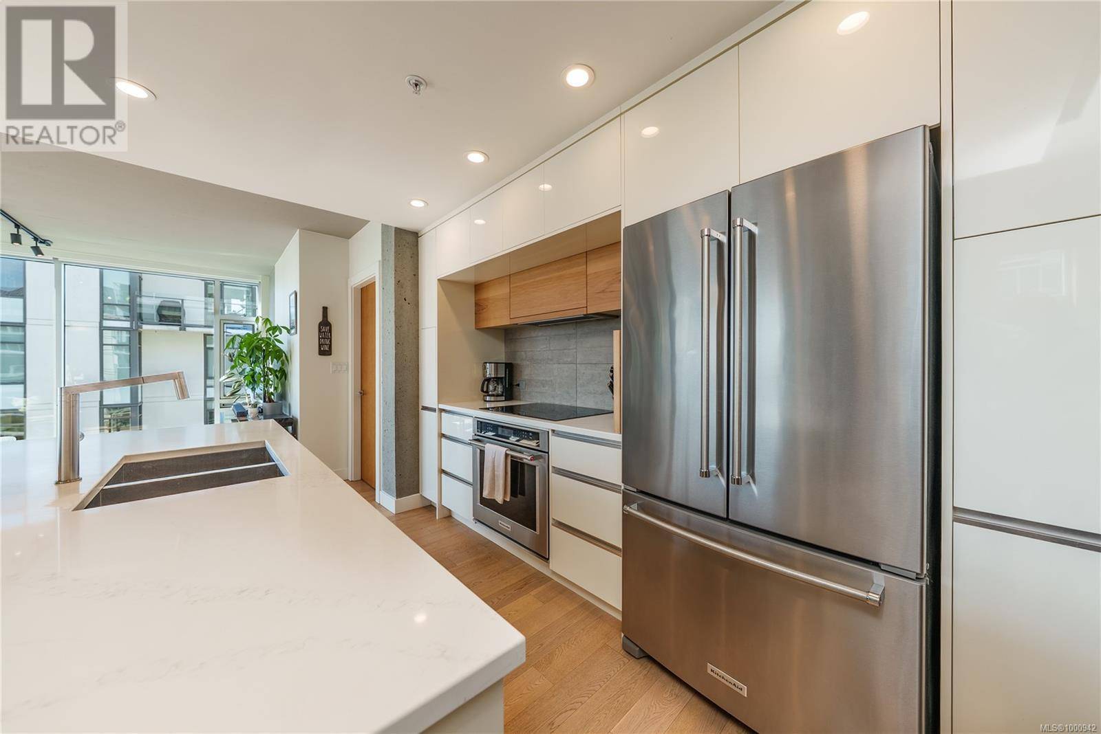 Victoria, BC V8V0E3,989 Johnson ST #1407
