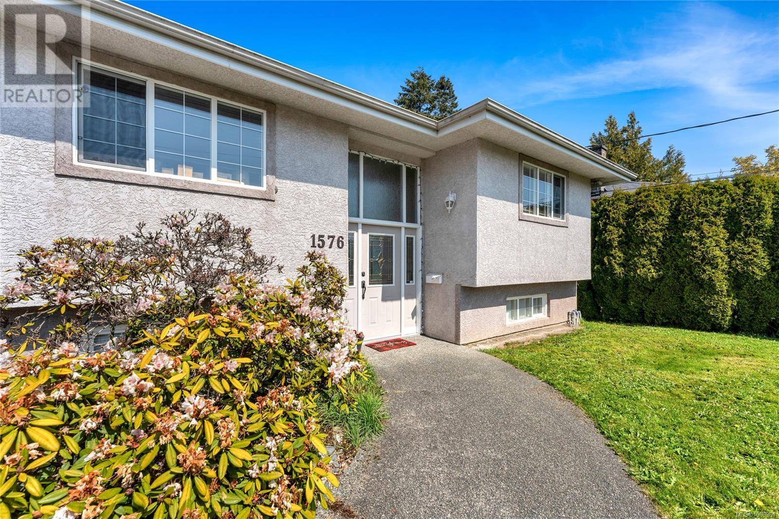 Saanich, BC V8N2L3,1576 Prairie St