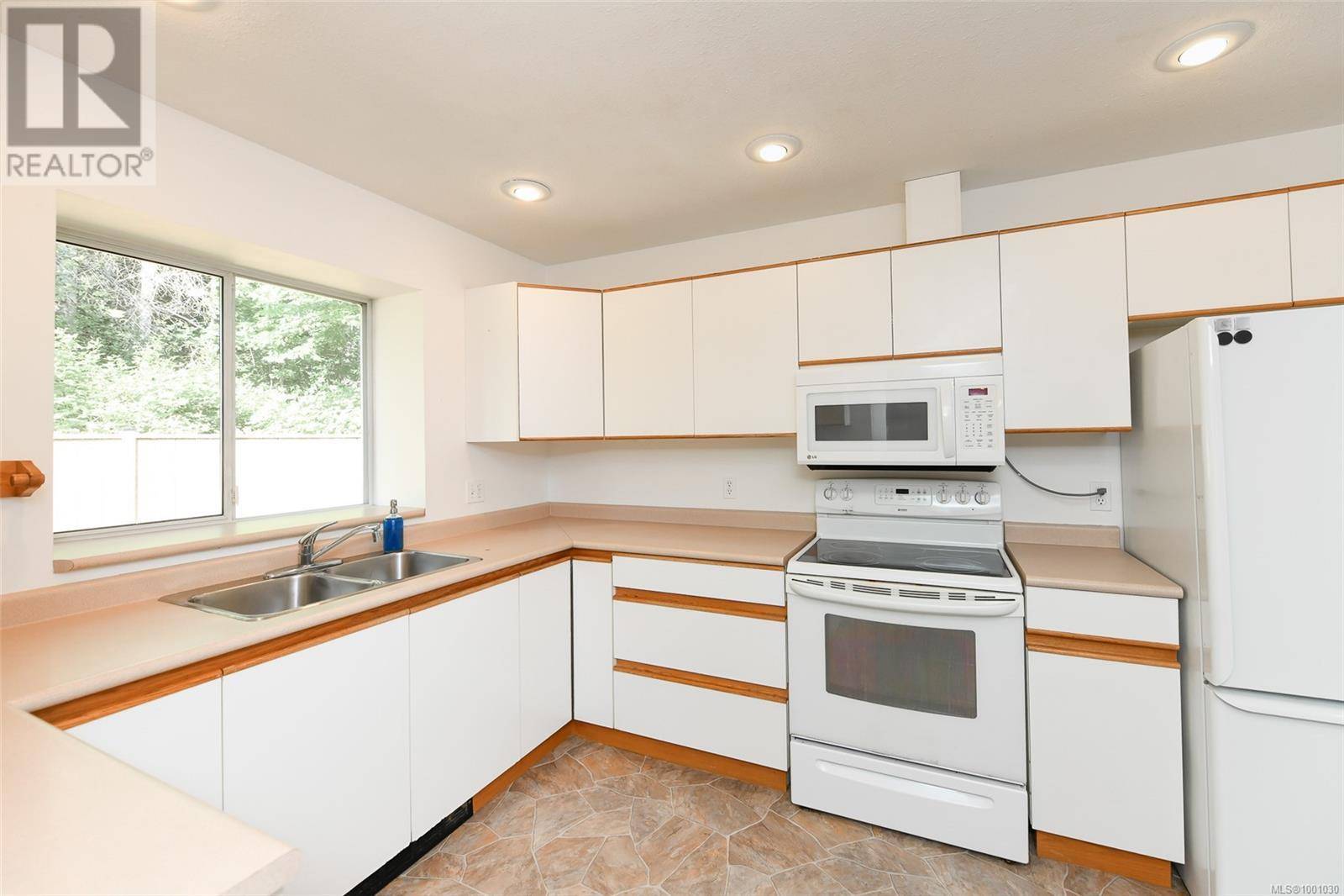 Courtenay, BC V9N8S3,1759 Hobson Ave