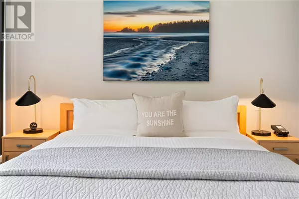 Ucluelet, BC V0R3A0,596 Marine DR #2004