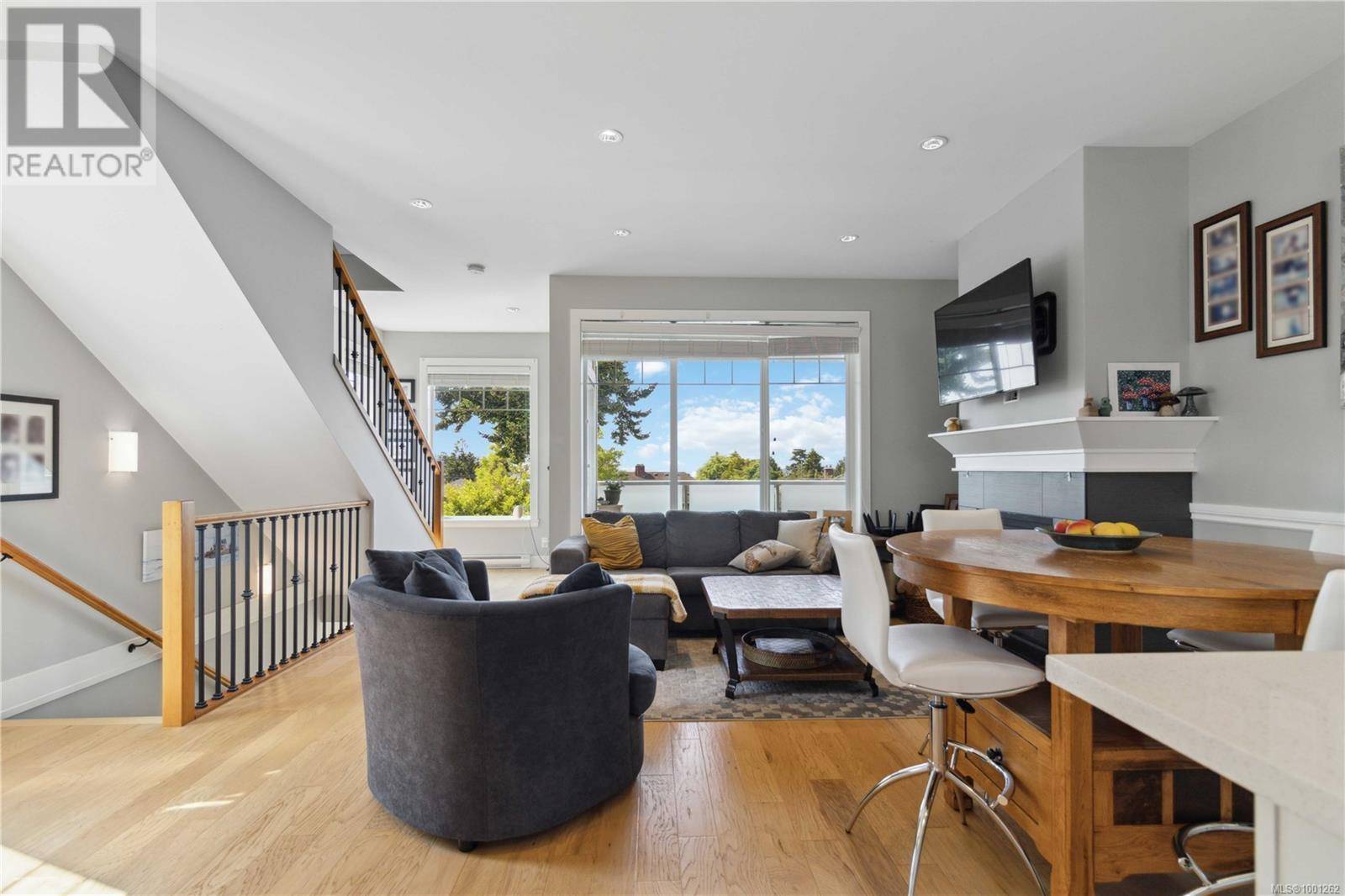 521 Foster ST #4, Esquimalt, BC V9A6R8