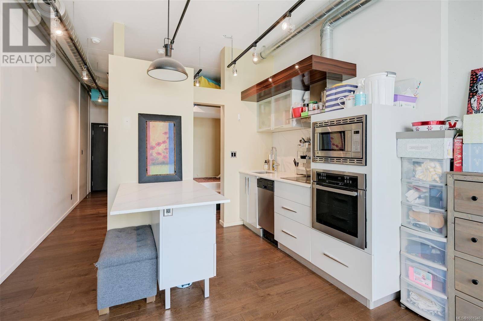 Victoria, BC V8V0C9,1029 View ST #523