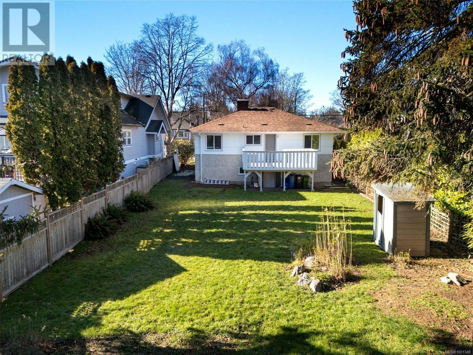Oak Bay, BC V8S4W6,957 Oliver St