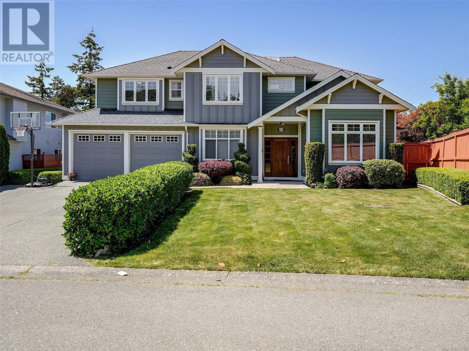 4276 Kincaid St, Saanich, BC V8X4R3