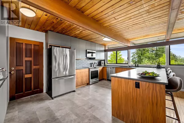 Campbell River, BC V9W2K4,141 Thulin St