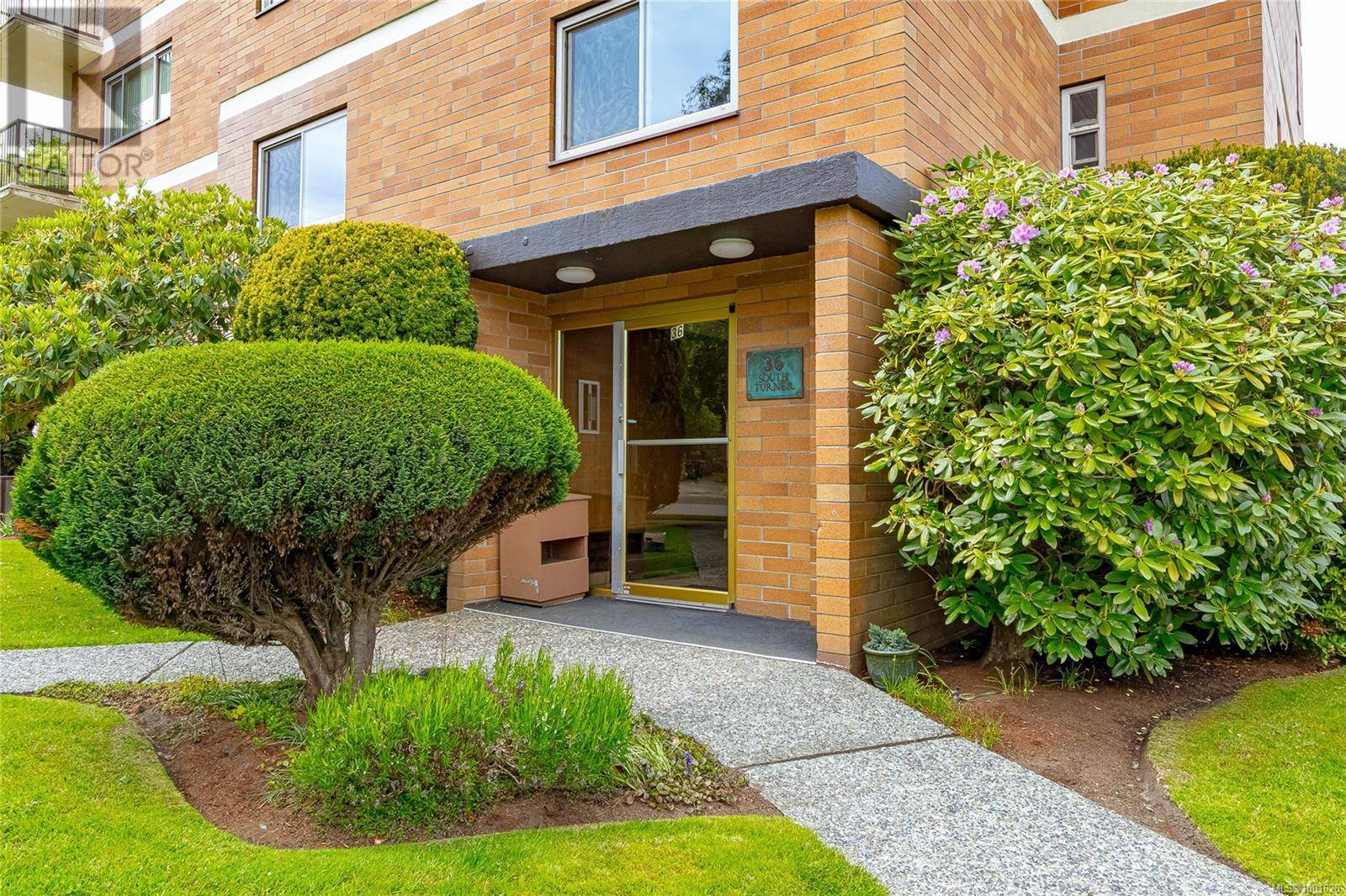 Victoria, BC V8V2J6,36 South Turner ST #601