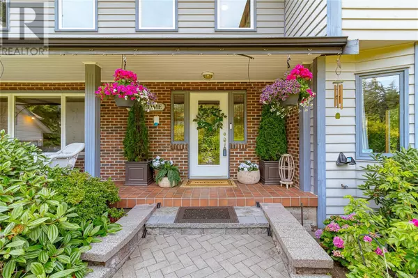 North Saanich, BC V8L5K6,11376 Osprey Pl