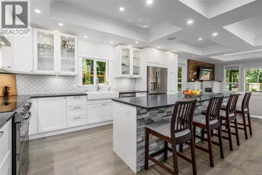 877 3rd St, Courtenay, BC V9N1E9