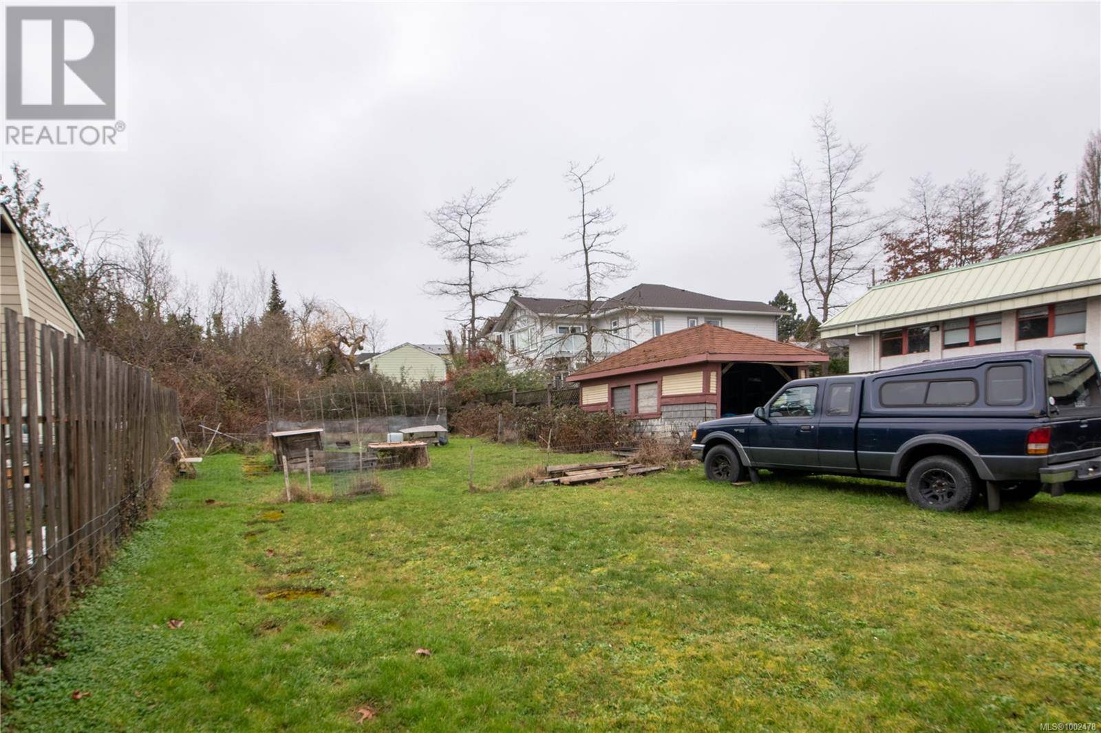 Saanich, BC V8X2T3,920 Cloverdale Ave
