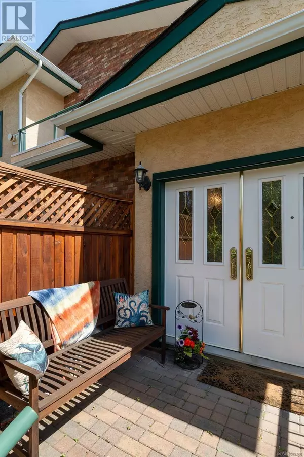 Sidney, BC V8L2P7,2235 Harbour RD #10