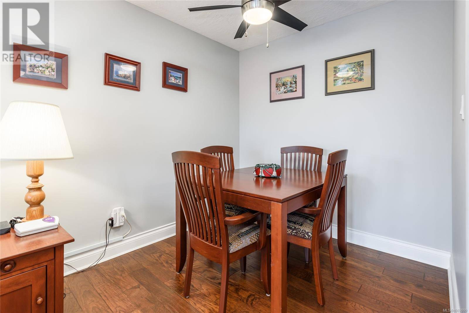 Comox, BC V9M3L9,1811 Comox AVE #201