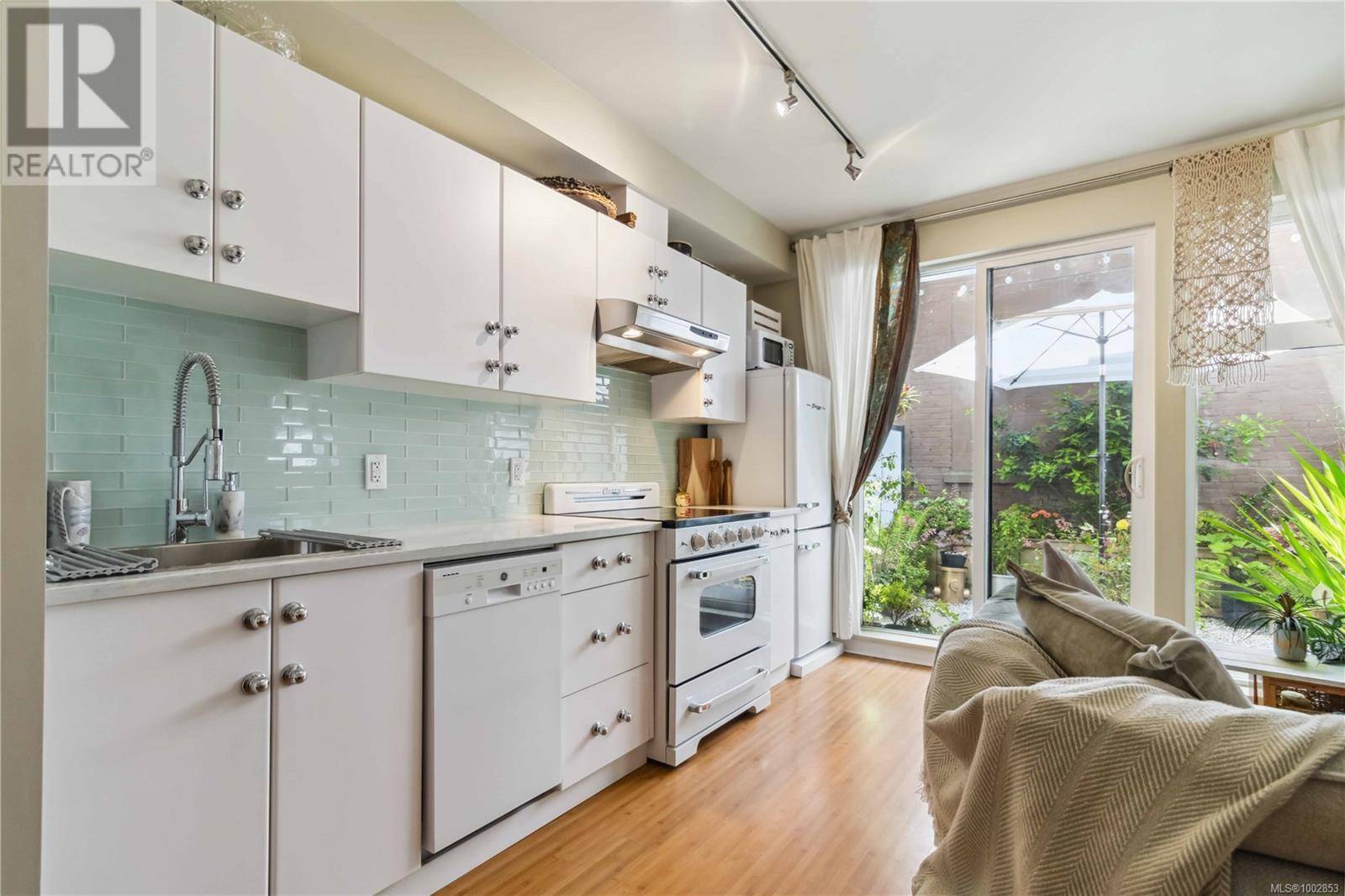 1007 Johnson ST #103, Victoria, BC V8V3N6