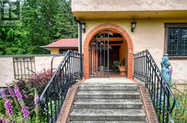 Highlands, BC V9E1H4,2554 Bukin Dr E