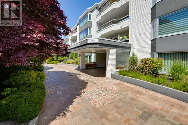 Oak Bay, BC V8S2N6,1370 Beach DR #409