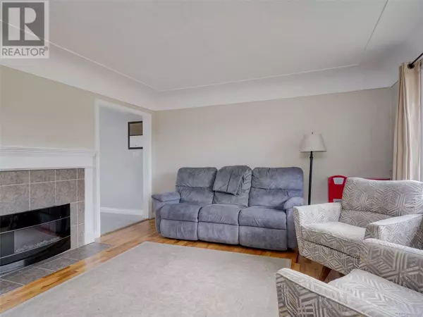 Saanich, BC V8R3C7,1856 Neil St