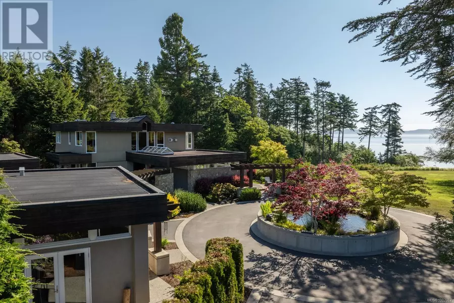 5605 Parker Ave, Saanich, BC V8Y2N2