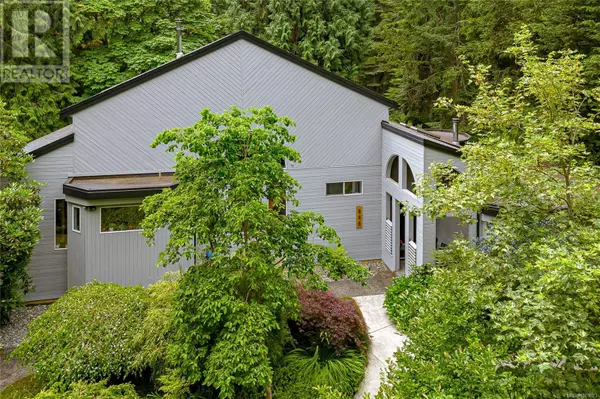 North Saanich, BC V8L5G8,885 Falkirk Ave