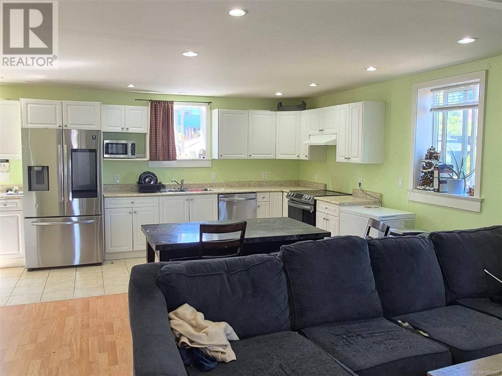Nanaimo, BC V9R4T9,610 Nicol St